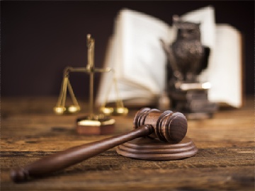 车子被撞对方责任如何走保险